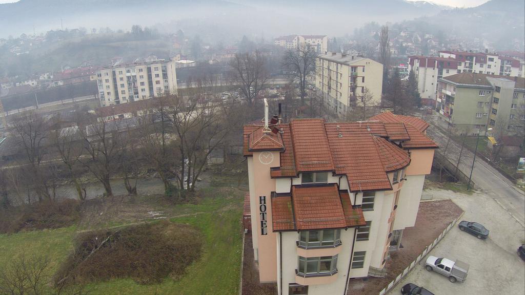 Hotel Seos Hadzici Exterior photo
